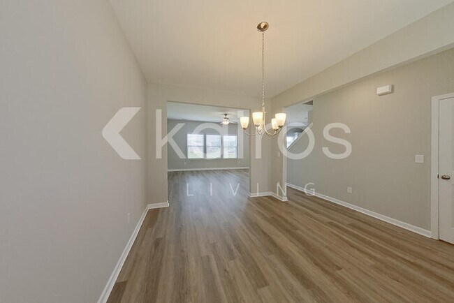 Building Photo - 5062 Cobalt Fls Bnd