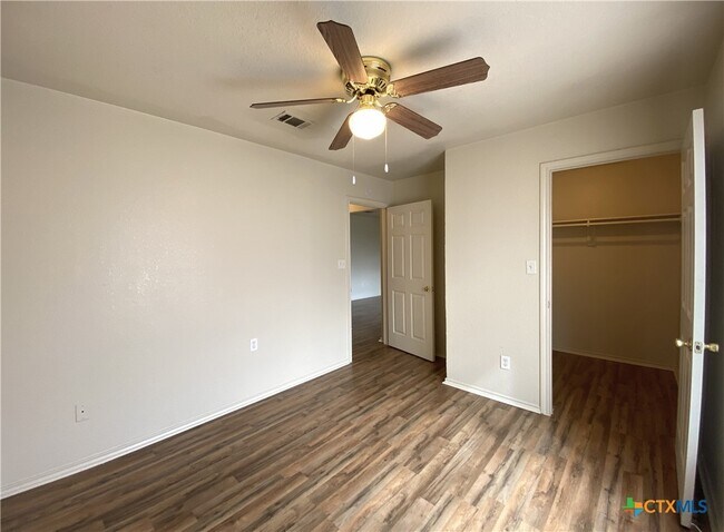 Building Photo - 2801 Cantabrian Dr
