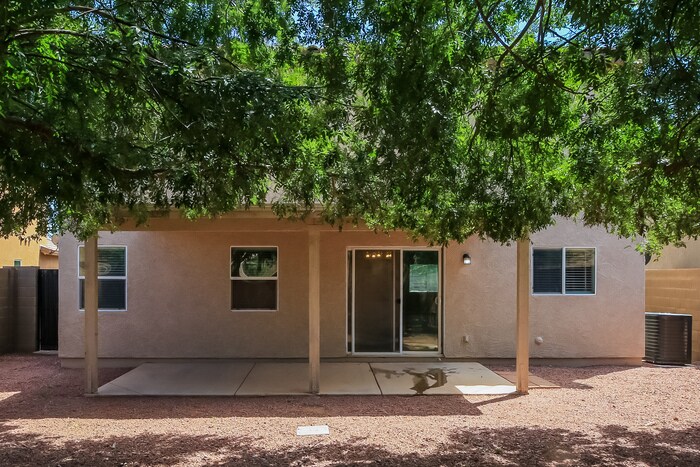 Building Photo - 4690 E Sierrita Rd