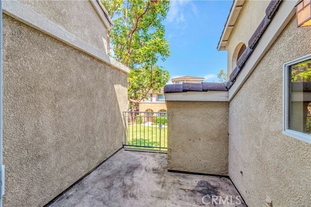 Building Photo - 1702 Crescent Oak