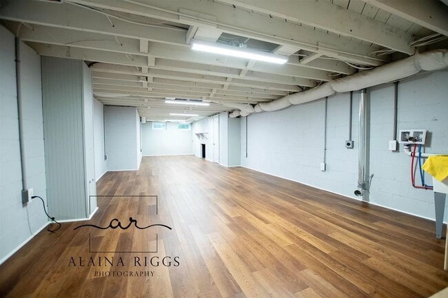 Building Photo - 126 Vanderbilt Cir