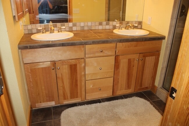 Building Photo - WINTER RENTAL-204 Durango Ct.-Remodeled 3 Bed w/Loft &4 Baths Condo w/ Private Laundry