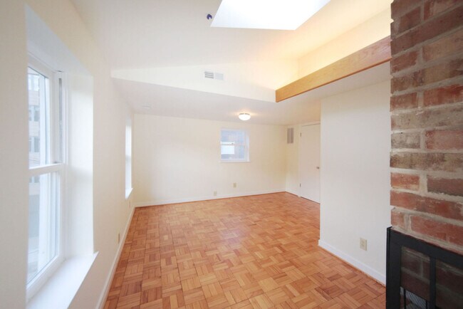 Building Photo - 1221 N Street, NW