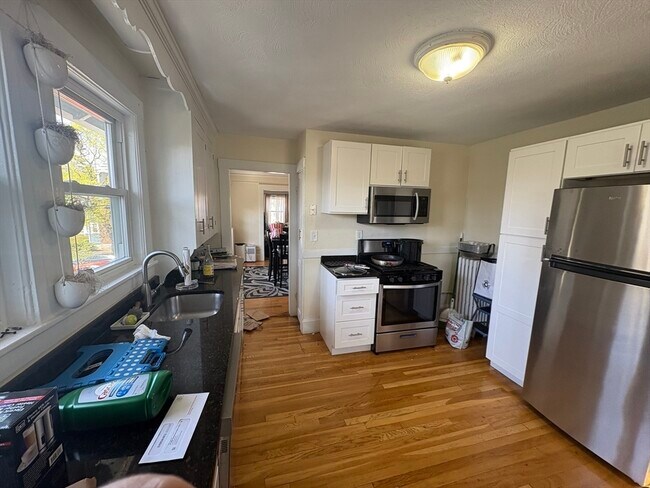 Building Photo - 11 Channing Rd