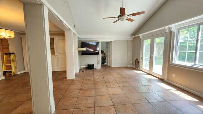 Building Photo - Rare Opportunity In Belle Haven Neighborhood - Yard Work Included in Rent