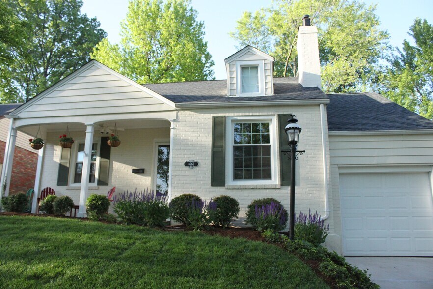 Front of house - 8666 Rosalie Ave