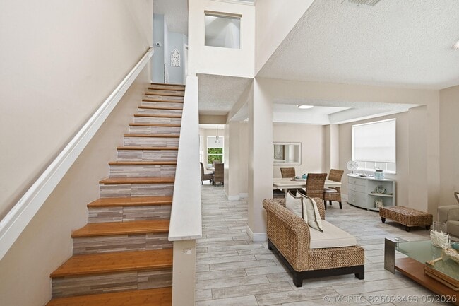 Building Photo - 15073 Oak Chase Ct