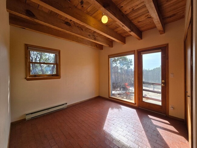 Building Photo - 22 Encantado Cir