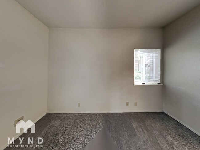 Building Photo - 2511 Fulton Square Ln