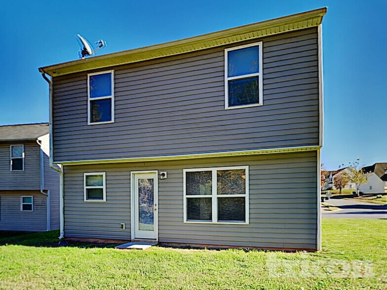 Building Photo - 9415 Bradstreet Commons Way