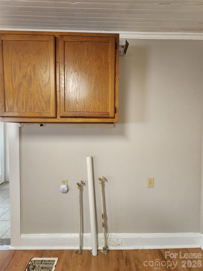 Building Photo - 1507 Ln St