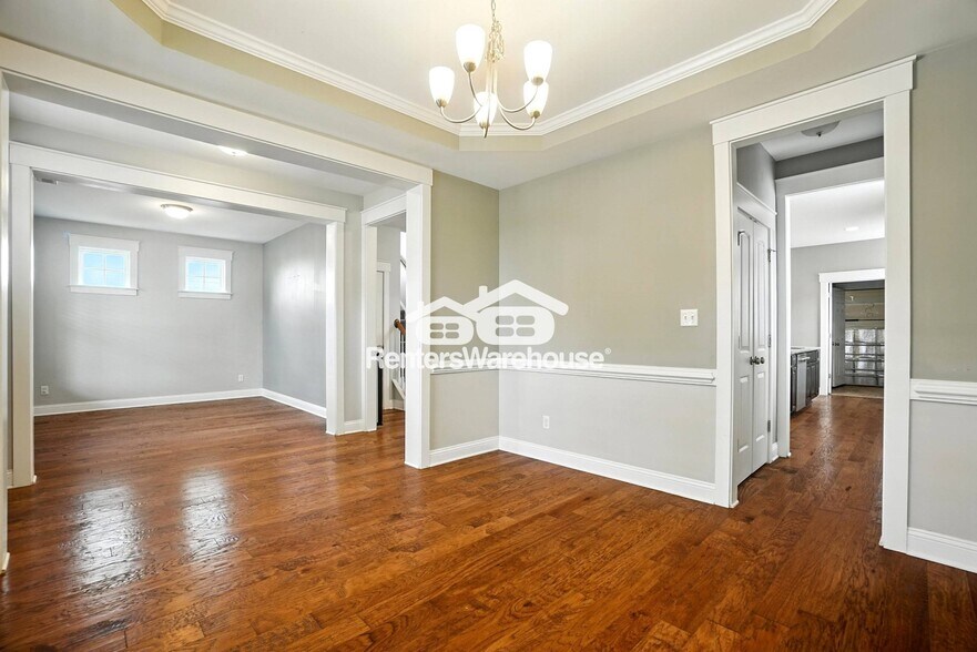 Building Photo - 3304 Patrick Henry Dr