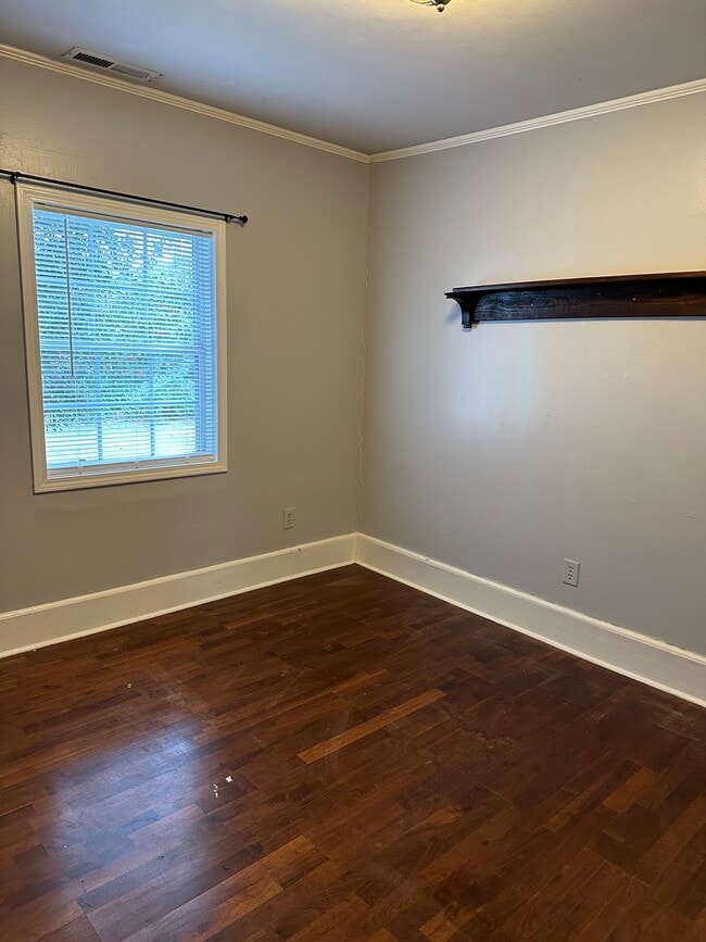 Building Photo - 1601 S 41st St