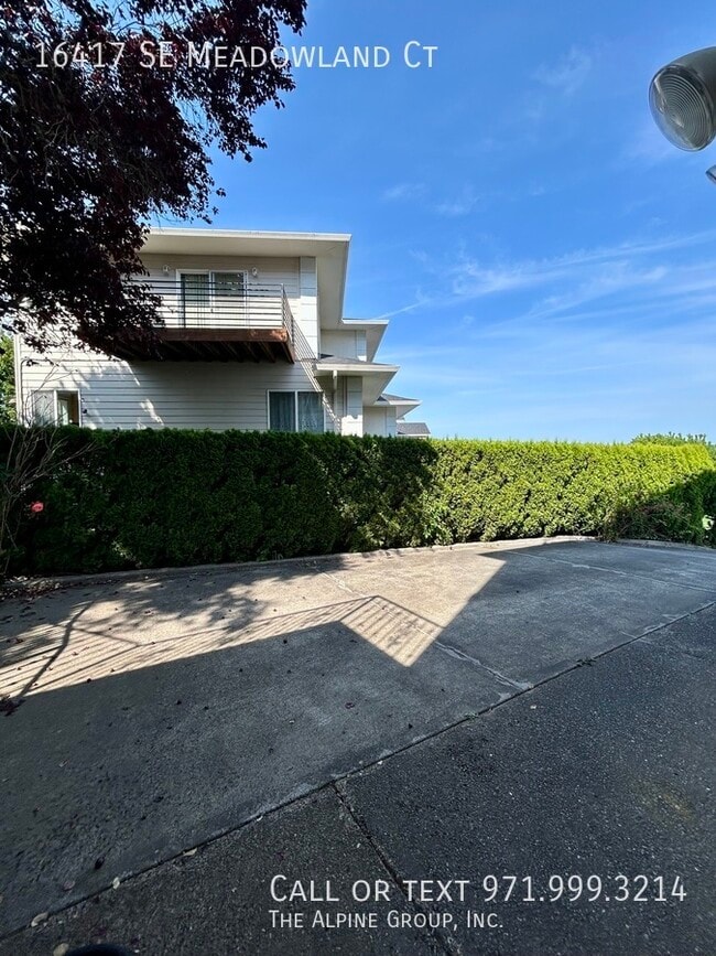 Building Photo - 16417 SE Meadowland Ct