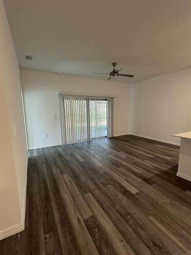 Building Photo - 1151 Oceanic Rd