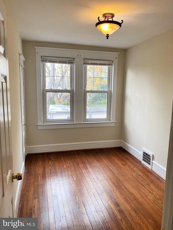 Building Photo - 115 Wesley Ave