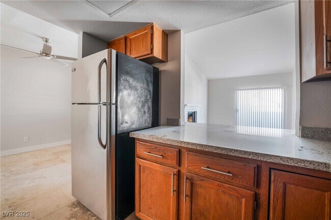 Building Photo - 3769 Carlyle Dr