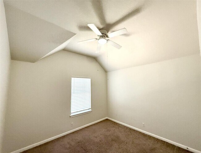 Building Photo - 5639 Taylorcrest Dr