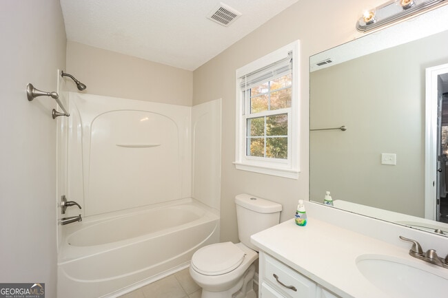 Building Photo - 130 Butterfield Ln