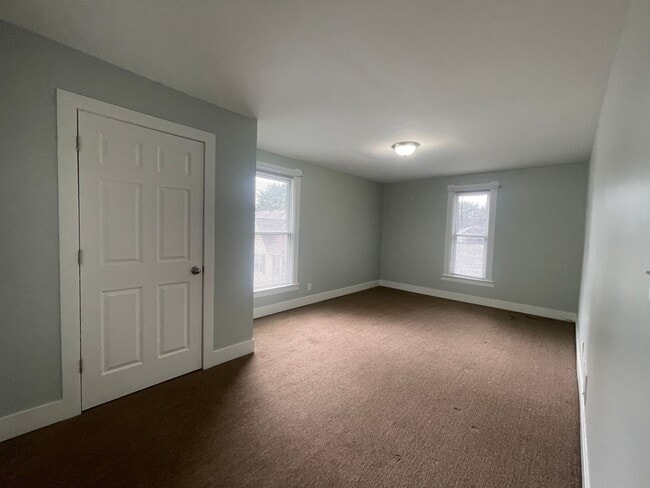 Building Photo - Charming Two-Bedroom Home Awaits!