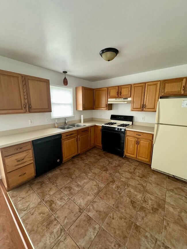 Building Photo - 809 Rockwood Dr