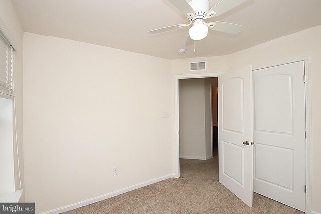 Building Photo - 185 Magellan Dr