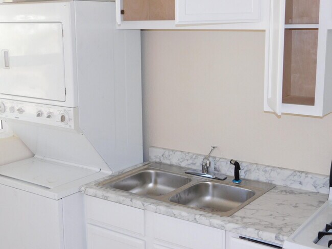 Building Photo - 8308 Capitan Cir
