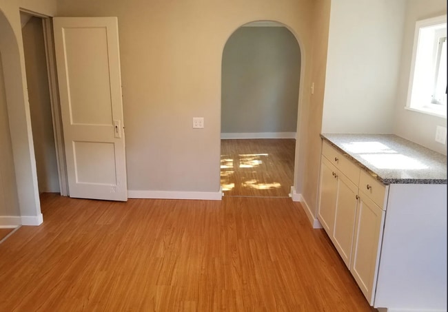 Building Photo - Adorable 3 Bedroom Home for RENT in Beechview
