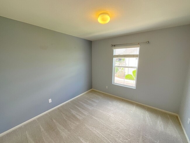 Building Photo - 3 Bedroom Home Available Near Barnes Rd & ...