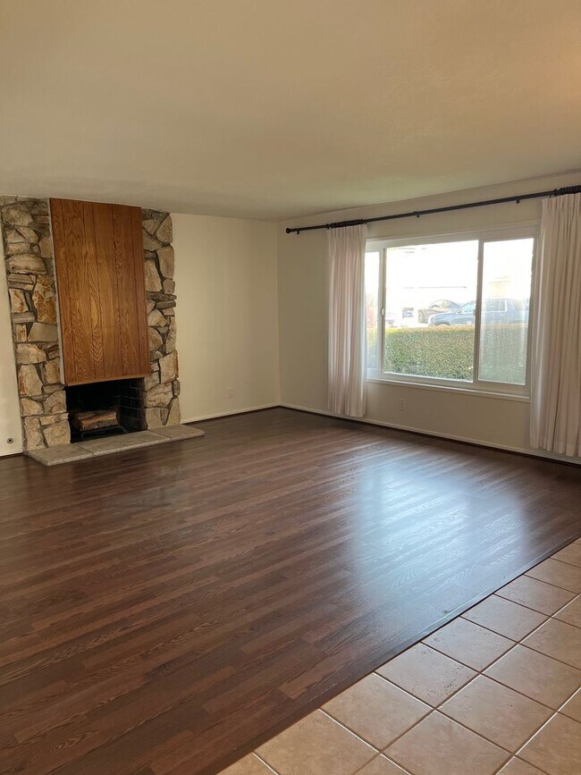 Building Photo - Charming 3 Bedroom, 2 Bath Single Family Home for rent in Seal Beach, CA!