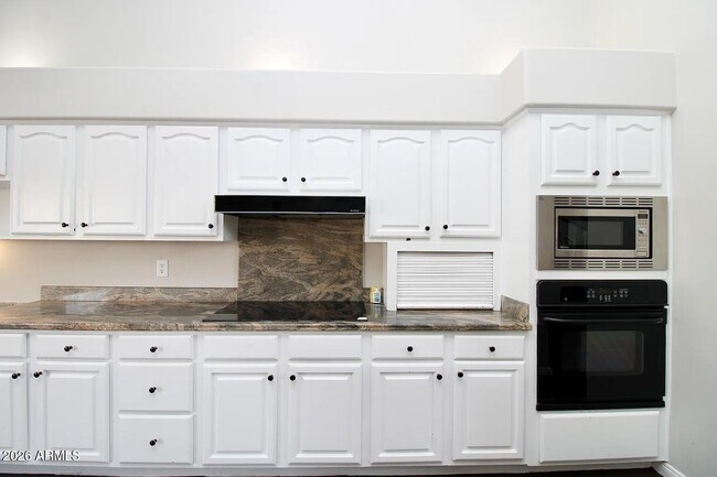 Building Photo - 3454 E Camino St