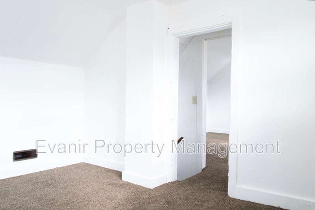 Building Photo - 409 Kitt St
