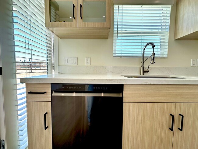 Building Photo - LUXE NEW BUILD ON PROPERTY IN MENIFEE!
