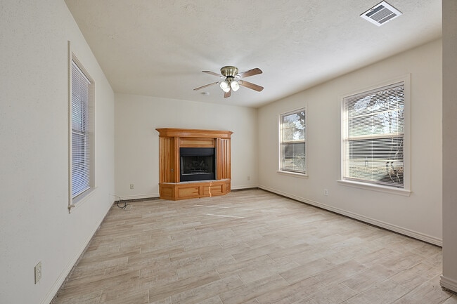 Building Photo - 3214 Heatherwood Dr