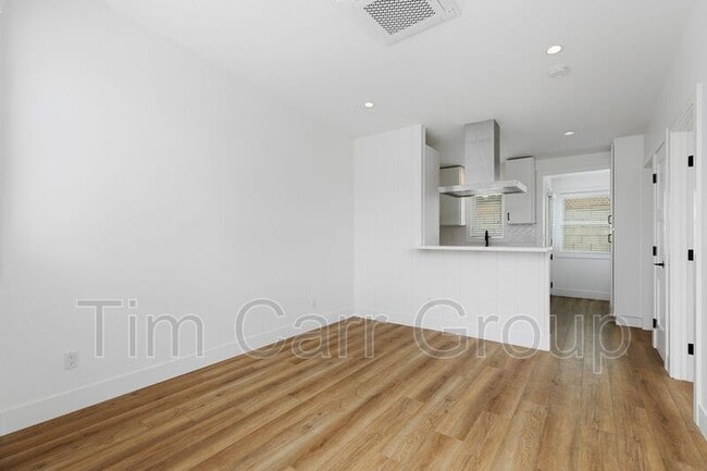 Building Photo - 1638 Santa Ana Ave