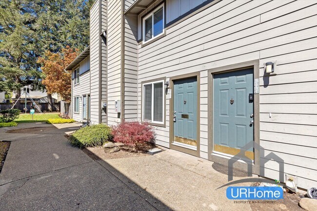 Building Photo - First Month FREE! Spacious 2BD/1.5BA Townhome in SE Portland - Move-In Ready