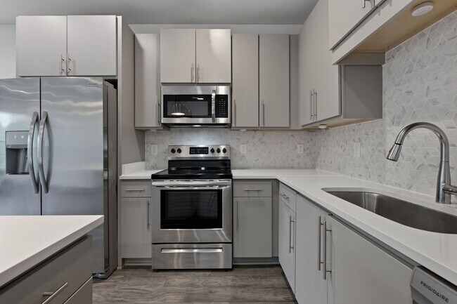 Building Photo - 122H Oceola Ave