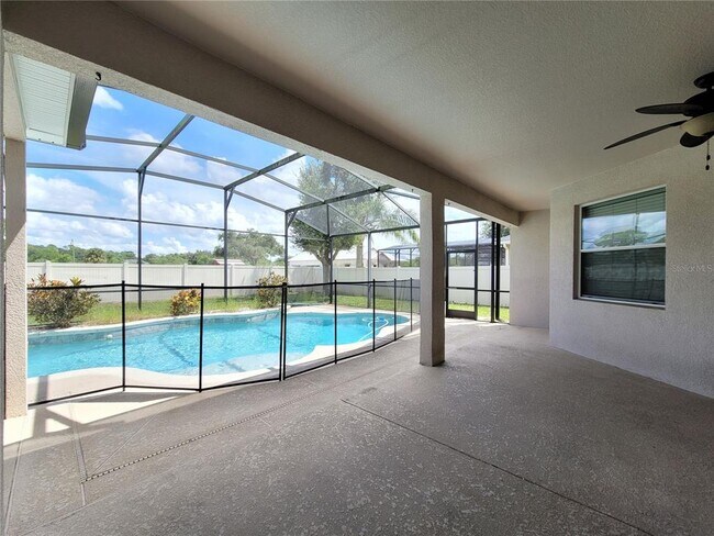 Building Photo - 1868 Lorenzo Ln