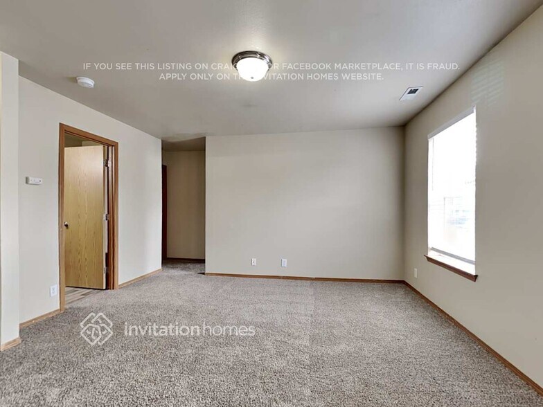 Building Photo - 1509 203rd St E