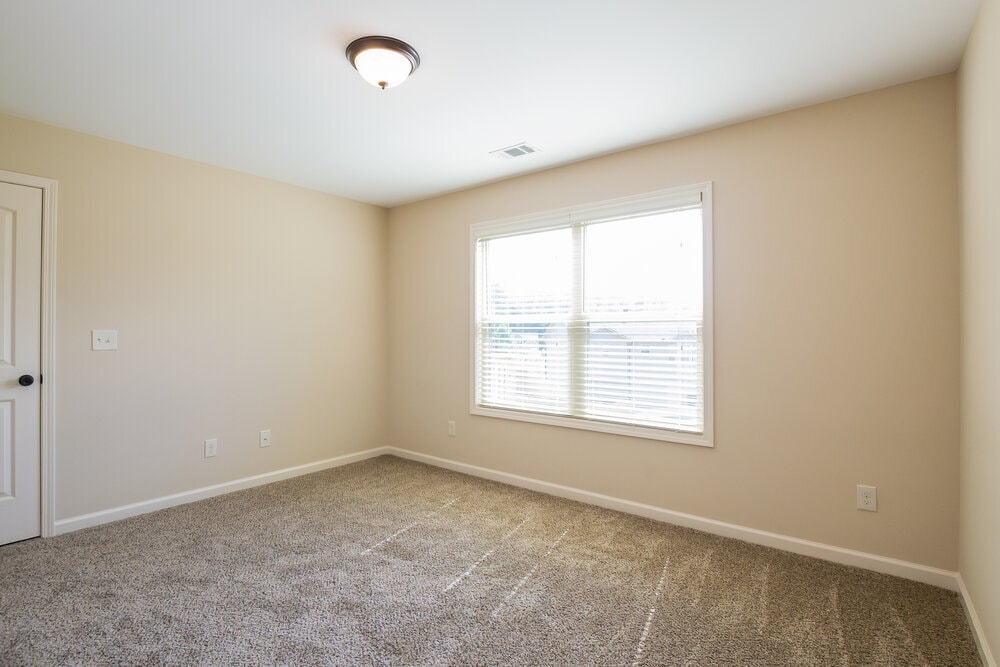 Building Photo - 323 Trailside Dr