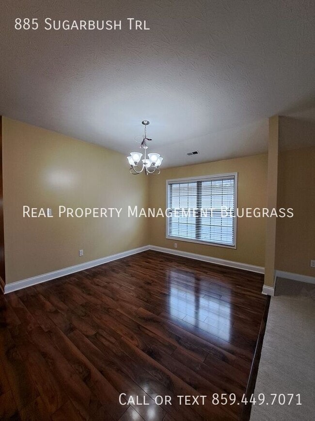 Building Photo - 885 Sugarbush Trail