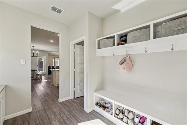 Building Photo - 312 Scenic Point Dr
