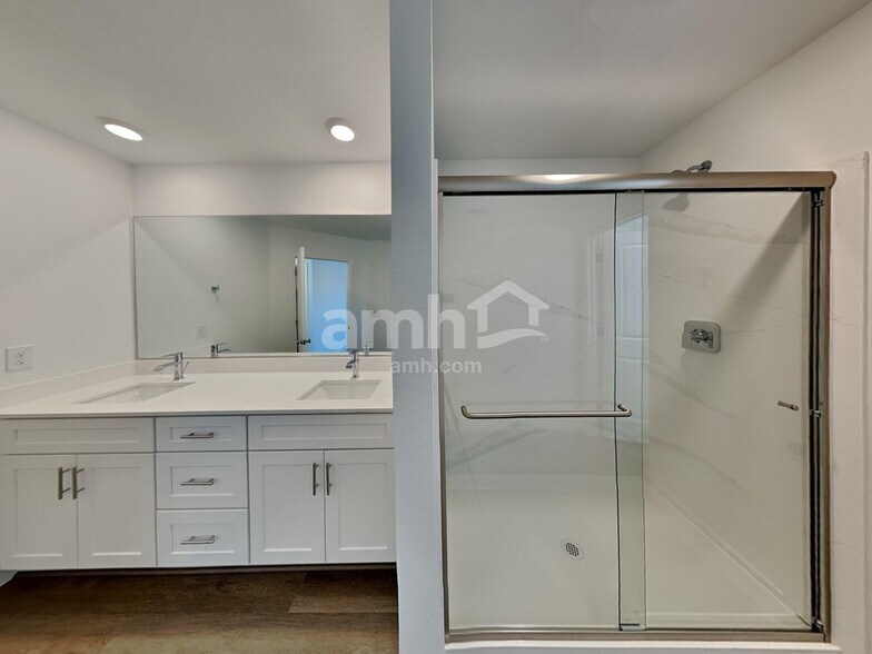 Building Photo - 10343 Bee Balm St