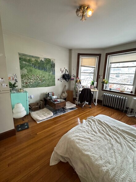 Building Photo - 52 Babcock St