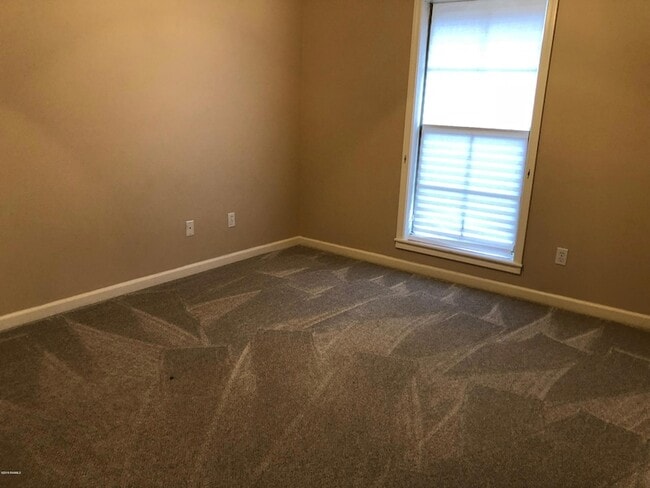 Building Photo - 112 Cherry Bark Ln