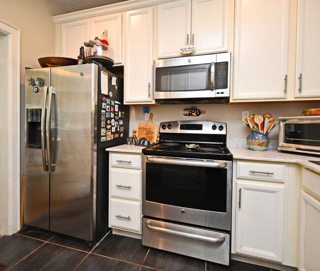 Building Photo - Renovated Home in the Heart of Orlando's M...