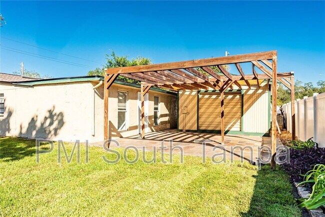 Building Photo - 3402 W Van Buren Dr