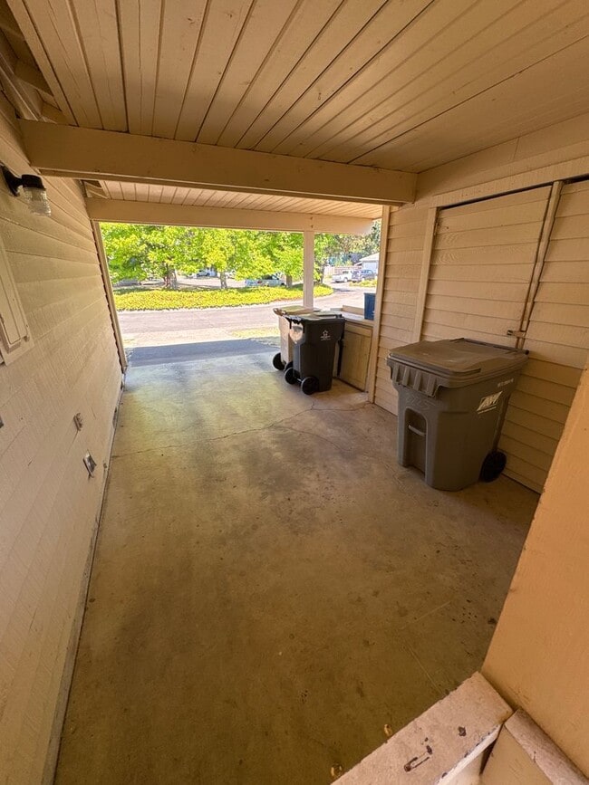Building Photo - Cute 3 Bedroom 1 Bath in NW Corvallis! Sma...