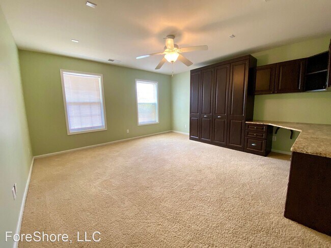 Building Photo - 4 br, 3.5 bath House - 2151 Blakers Blvd