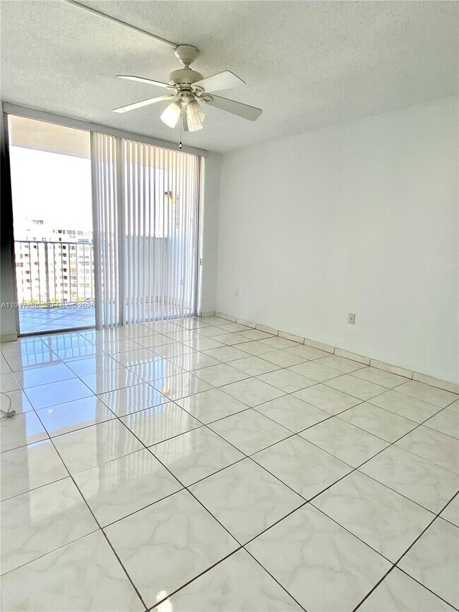 Building Photo - 1200 NE Miami Gardens Dr